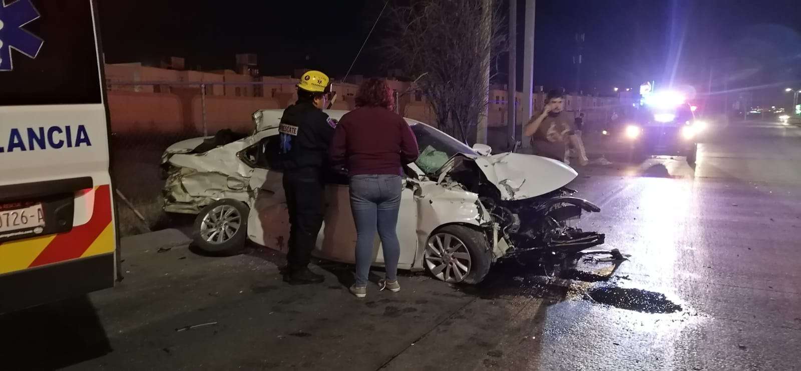Mujer resulta lesionada en aparatoso choque en el Juan Pablo II | El Bordo