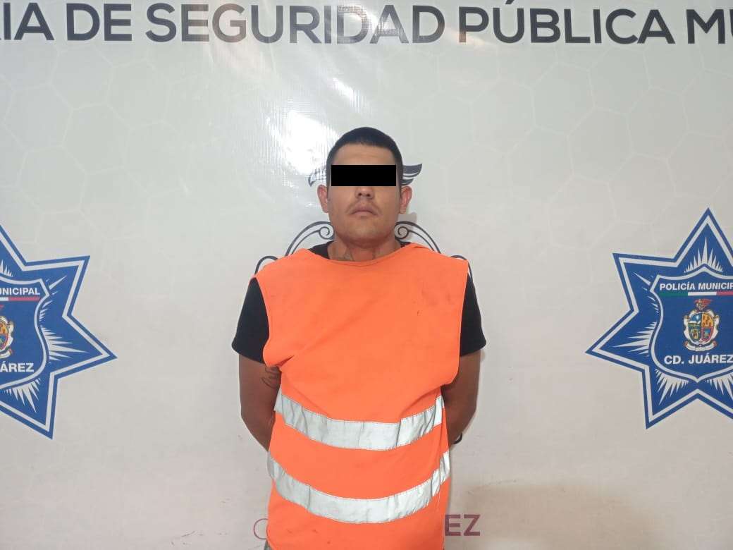 Detienen agentes municipales a sujeto con orden de aprehensión | El Bordo