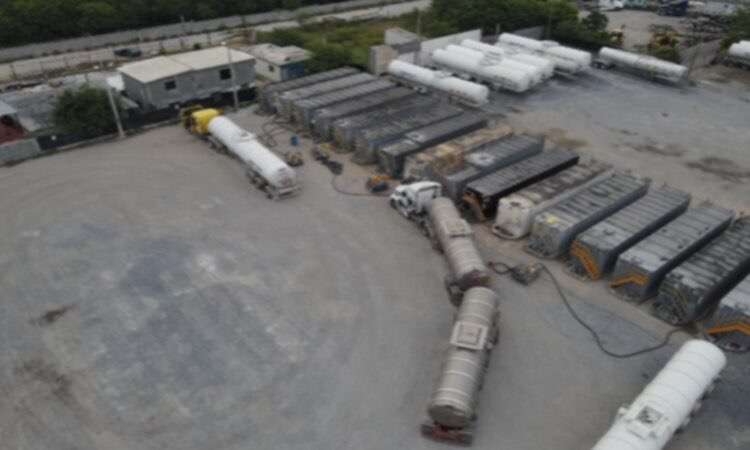 Desmantelan centro clandestino de distribución de hidrocarburo en Tamaulipas