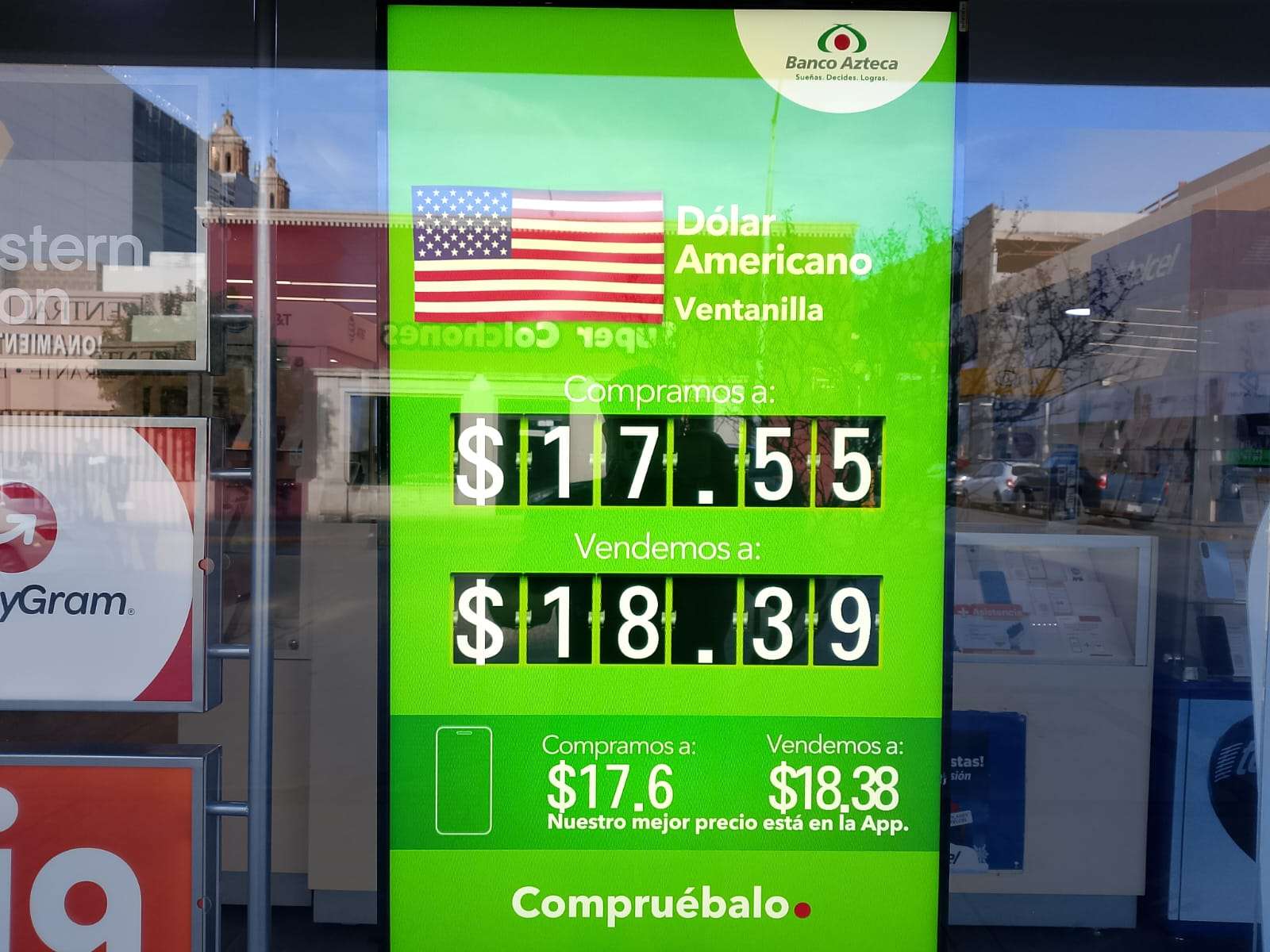 Se mantiene dólar a $18.39 en Banco Azteca