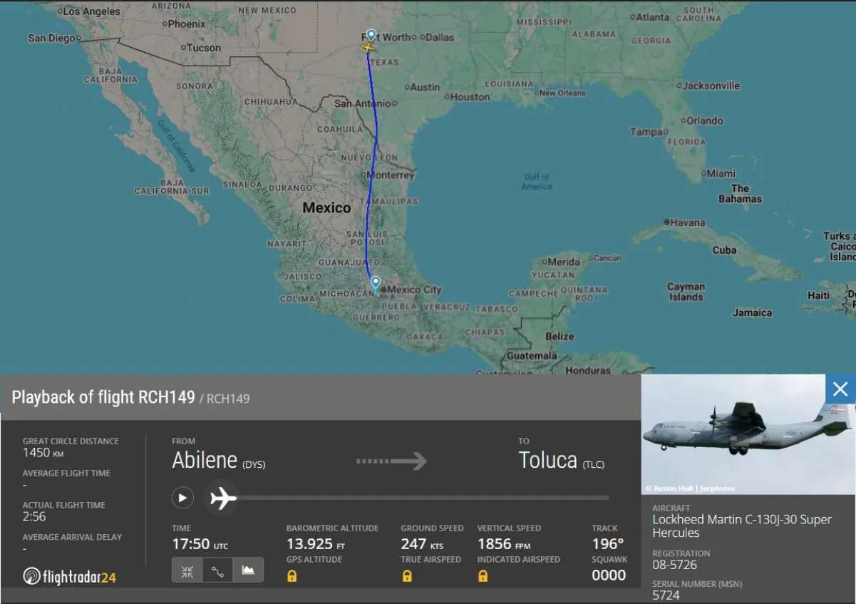 La aeronave de la Fuerza Aérea de Estados Unidos despegó de la base militar Dyess, en Abilene, Texas a las 11:50 horas, y arribó a la capital mexiquense a las 14:46 horas. 