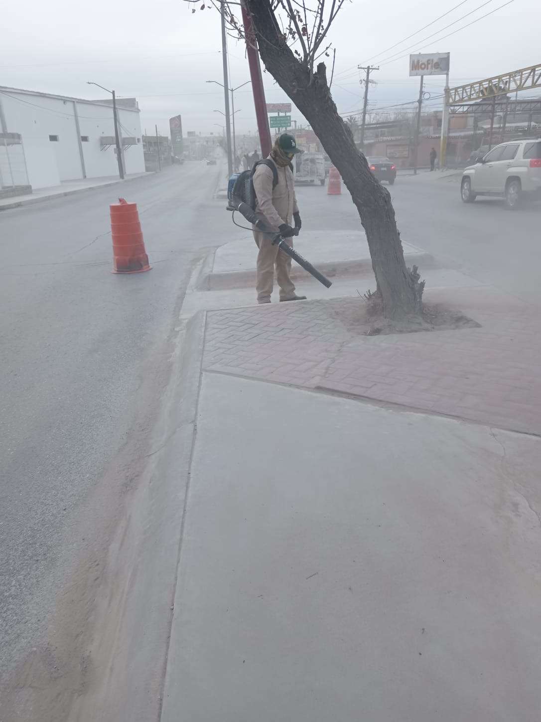 Refuerzan operativos de limpieza en avenidas de Juárez 