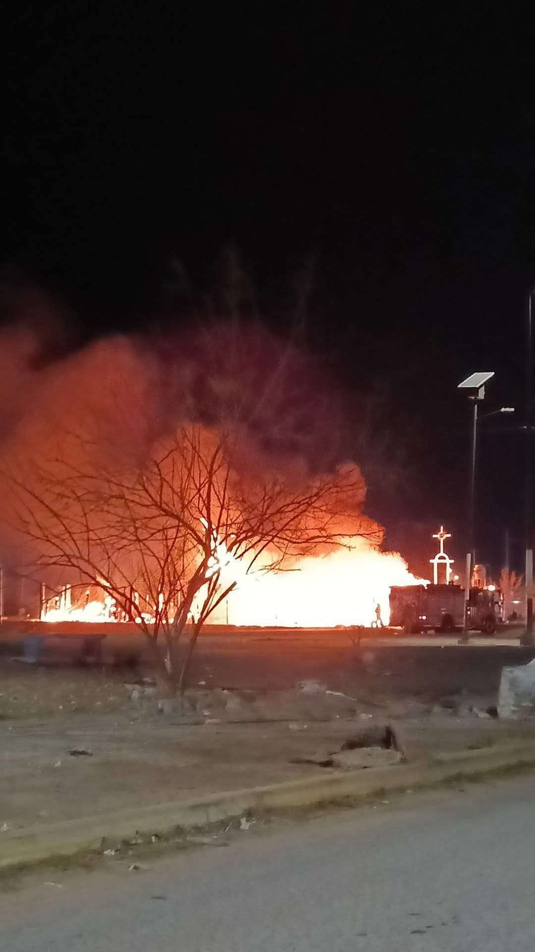 Se incendia Iglesia en Parajes de San José durante la madrugada