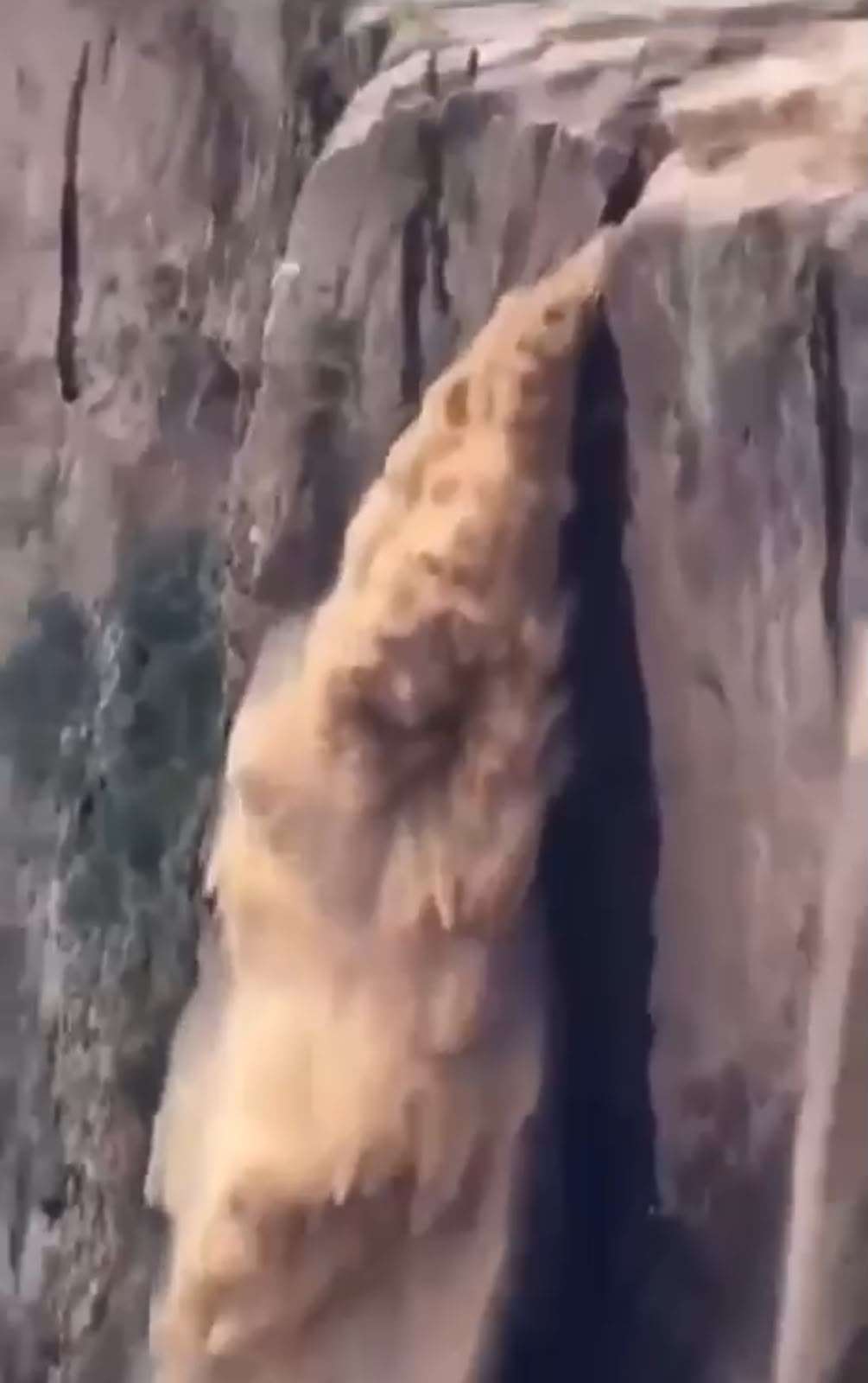Revive con las lluvias la cascada de Basaseachi
