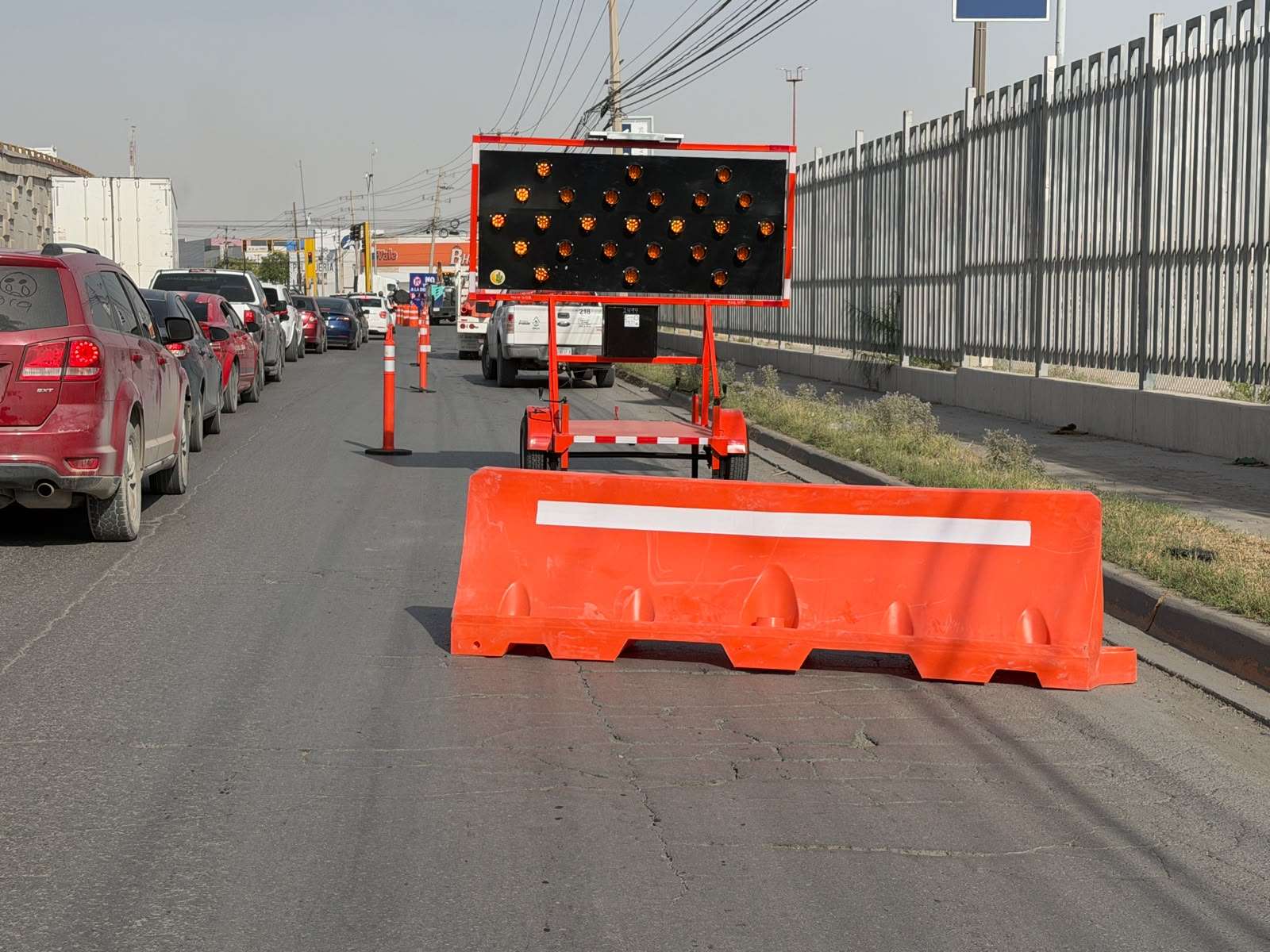 Piden a conductores transitar con precaución en Las Torres y Manuel Talamás