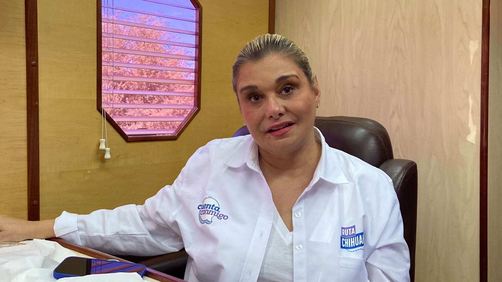 Ordena Maru a Juan Blanco ponerse a chambear
