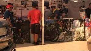 Alerta Canaco por juegos fraudulentos afuera de centros comerciales