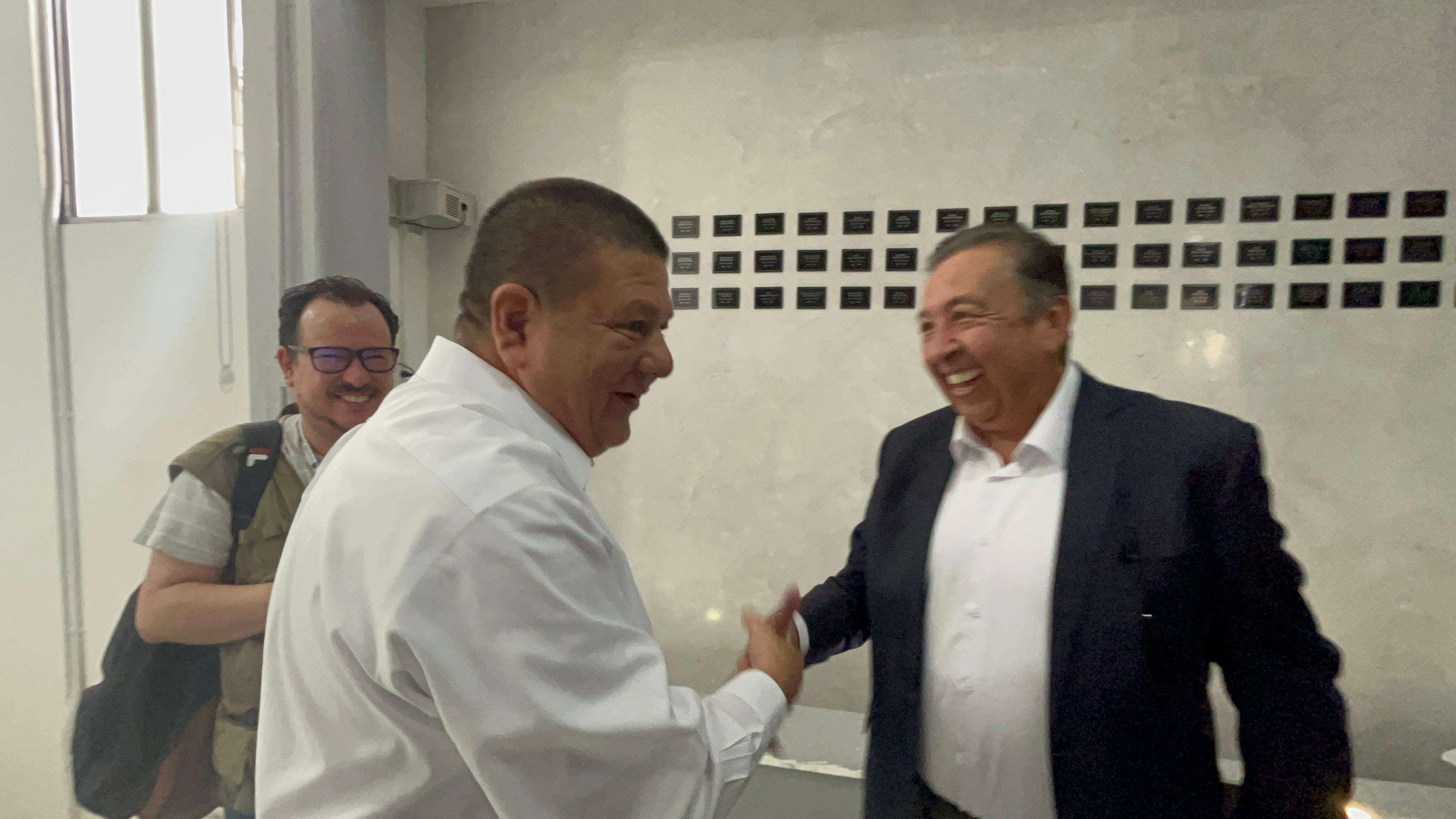 LOS TOCAYOS